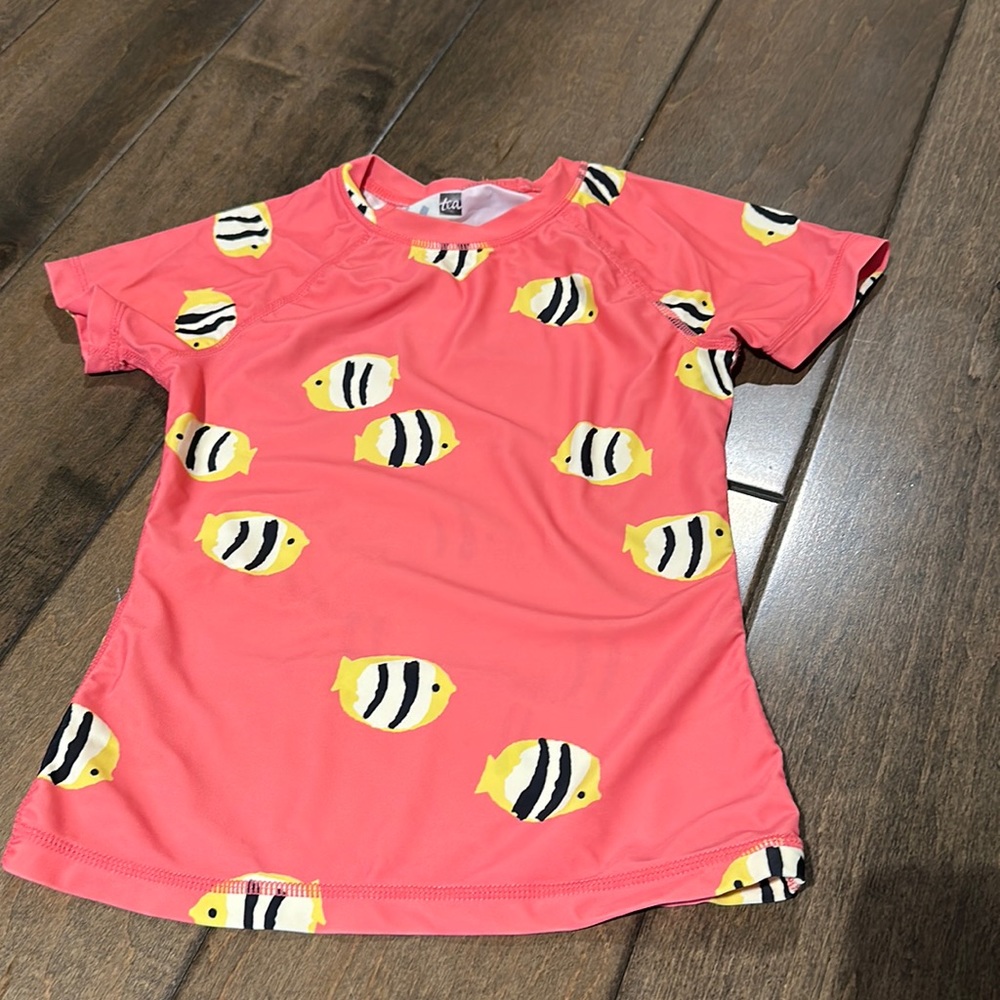 EUC Tea Collection fish print coral short sleeved rash guard size 8